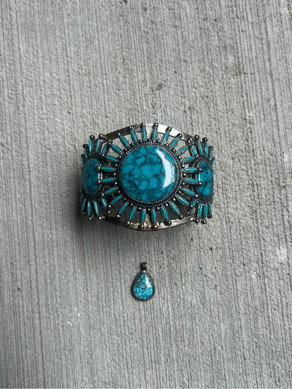 Vtg Mid Century Mexico Statement Turquoise Style Bracelet & Charm